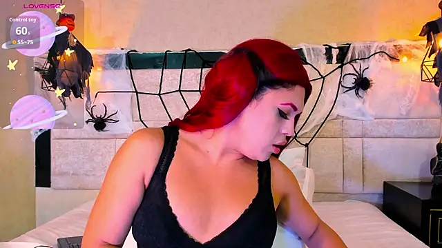 Snapshot of kimCosseyy chatting on 10-19-25, 03:07 kimCosseyy online show from 10-19-25, 03:07