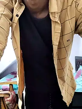 Snapshot of Habibi_big_b chatting on 12-21-24, 03:47 Habibi big b online show from 12-21-24, 03:47