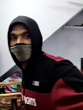 Snapshot of Habibi_big_b chatting on 12-23-24, 05:22 Habibi big b online show from 12-23-24, 05:22