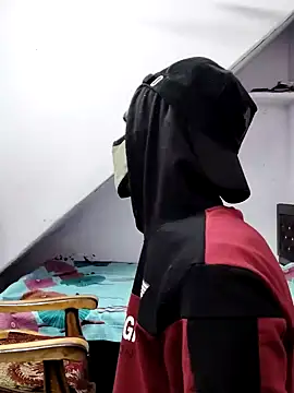 Snapshot of Habibi_big_b chatting on 12-26-24, 03:38 Habibi big b online show from 12-26-24, 03:38