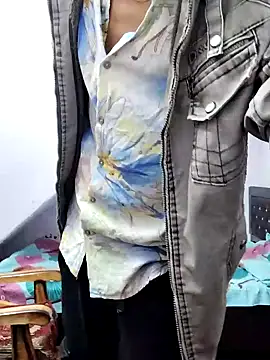 Snapshot of Habibi_big_b chatting on 12-26-24, 05:51 Habibi big b online show from 12-26-24, 05:51