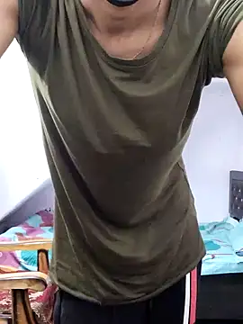 Snapshot of Habibi_big_b chatting on 01-01-25, 05:44 Habibi big b online show from 01-01-25, 05:44