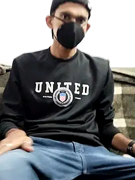 Snapshot of Habibi_big_b chatting on 02-12-25, 08:38 Habibi big b online show from 02-12-25, 08:38