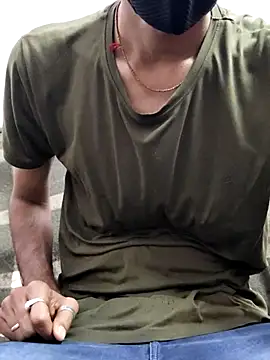 Snapshot of Habibi_big_b chatting on 02-14-25, 08:10 Habibi big b online show from 02-14-25, 08:10