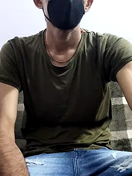 Snapshot of Habibi_big_b chatting on 02-21-25, 04:37 Habibi big b online show from 02-21-25, 04:37