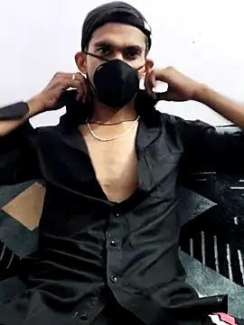 Snapshot of Habibi_big_b chatting on 03-04-25, 04:30 Habibi big b online show from 03-04-25, 04:30