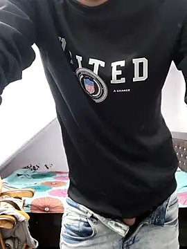 Snapshot of Habibi_big_b chatting on 03-05-25, 07:38 Habibi big b online show from 03-05-25, 07:38