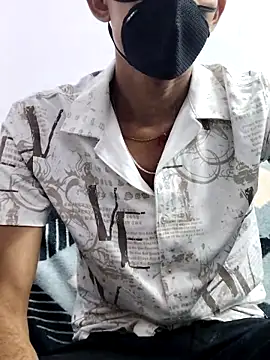 Snapshot of Habibi_big_b chatting on 03-10-25, 04:35 Habibi big b online show from 03-10-25, 04:35