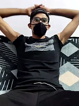 Snapshot of Habibi_big_b chatting on 03-14-25, 07:01 Habibi big b online show from 03-14-25, 07:01