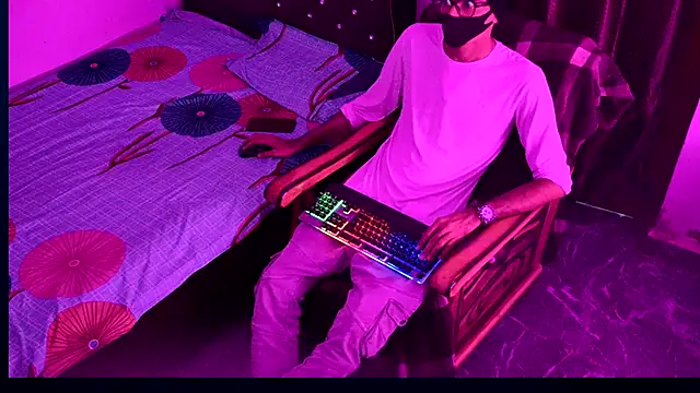 Snapshot of Habibi_big_b chatting on 09-18-25, 06:10 Habibi big b online show from 09-18-25, 06:10