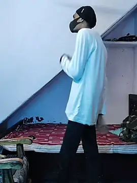 Snapshot of Habibi_big_b chatting on 10-15-25, 06:08 Habibi big b online show from 10-15-25, 06:08