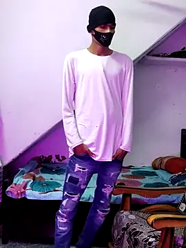 Snapshot of Habibi_big_b chatting on 10-25-25, 06:13 Habibi big b online show from 10-25-25, 06:13