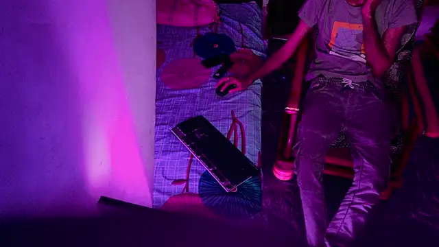 Snapshot of Habibi_big_b chatting on 11-01-25, 04:42 Habibi big b online show from 11-01-25, 04:42