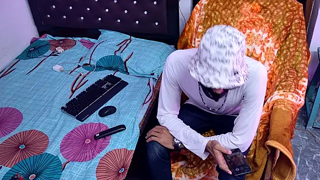 Snapshot of Habibi_big_b chatting on 11-08-25, 05:23 Habibi big b online show from 11-08-25, 05:23