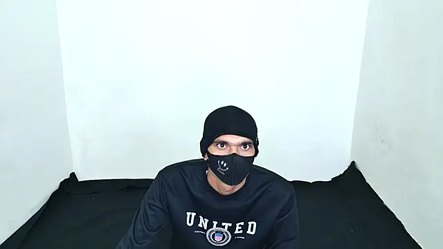 Snapshot of Habibi_big_b chatting on 11-12-25, 10:37 Habibi big b online show from 11-12-25, 10:37