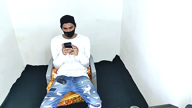 Snapshot of Habibi_big_b chatting on 11-20-25, 07:08 Habibi big b online show from 11-20-25, 07:08