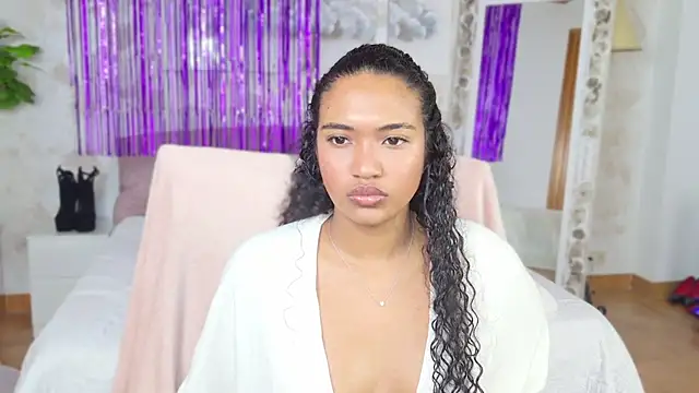 Snapshot of MilaTeenX chatting on 02-06-25, 07:13 MilaTeenX online show from 02-06-25, 07:13