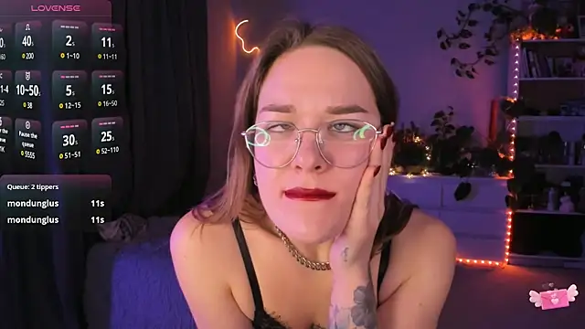 Snapshot of ami_amour_ chatting on 12-14-24, 09:13 ami amour online show from 12-14-24, 09:13