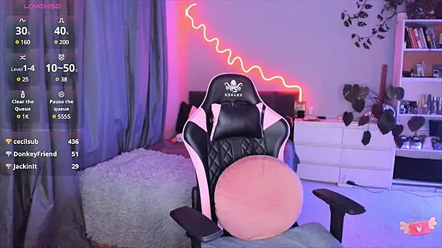 Snapshot of ami_amour_ chatting on 02-20-25, 07:19 ami amour online show from 02-20-25, 07:19