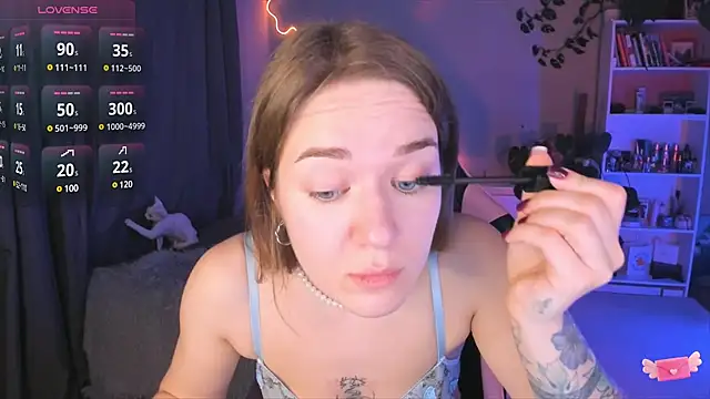 Snapshot of ami_amour_ chatting on 03-21-25, 07:24 ami amour online show from 03-21-25, 07:24