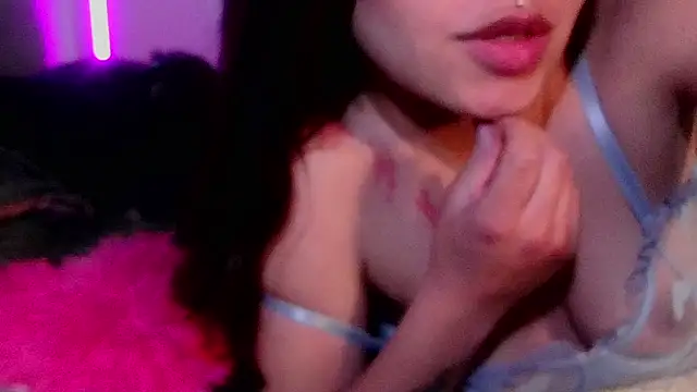 Emilyswan04 online show from 03-14-25, 09:21