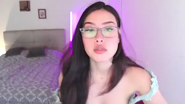 Emilyswan04 online show from 09-24-25, 06:33