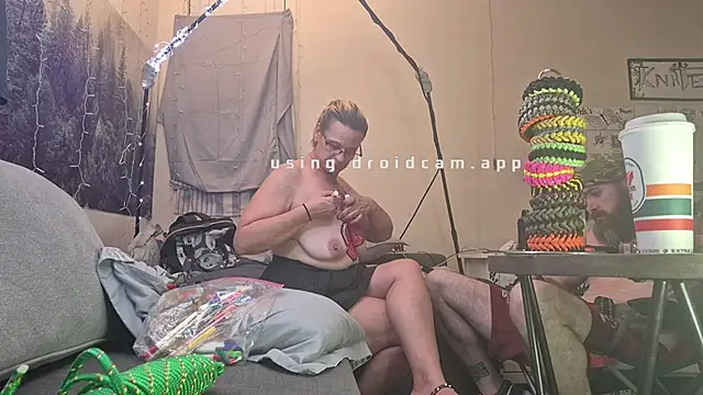 Snapshot of lit702 chatting on 10-26-25, 01:55 lit702 online show from 10-26-25, 01:55