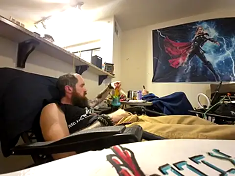 Snapshot of lit702 chatting on 11-05-25, 12:32 lit702 online show from 11-05-25, 12:32