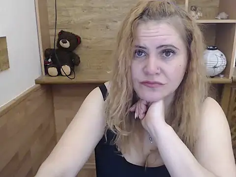 DaniellaKiss online show from 04-14-26, 07:42