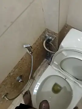 Snapshot of Gururonny07 chatting on 09-18-25, 06:21 Gururonny07 online show from 09-18-25, 06:21