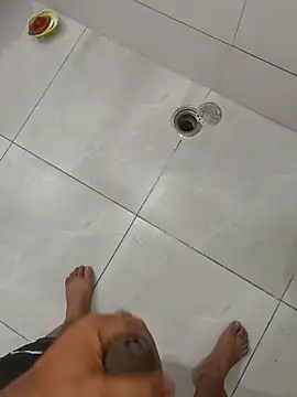 Snapshot of Gururonny07 chatting on 10-31-25, 12:22 Gururonny07 online show from 10-31-25, 12:22