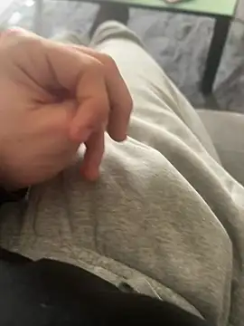 Snapshot of pignoufe chatting on 02-13-26, 10:44 pignoufe online show from 02-13-26, 10:44