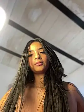 Laura fernandezII online show from 01-31-25, 06:03