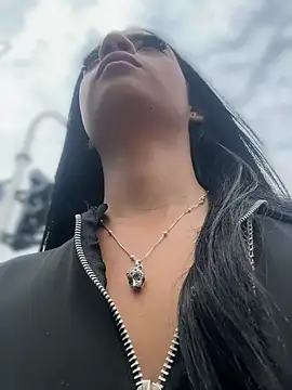 Laura fernandezII online show from 02-02-25, 03:28