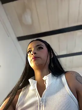 Laura fernandezII online show from 02-04-25, 02:43