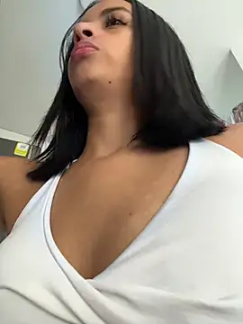 Snapshot of Laura_fernandezII chatting on 02-22-26, 01:31 Laura fernandezII online show from 02-22-26, 01:31