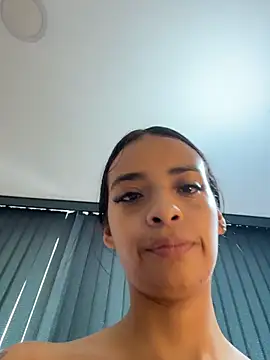 Snapshot of Laura_fernandezII chatting on 02-26-26, 01:54 Laura fernandezII online show from 02-26-26, 01:54