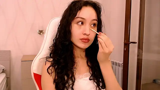 Ann  Cute online show from 12-18-25, 06:41