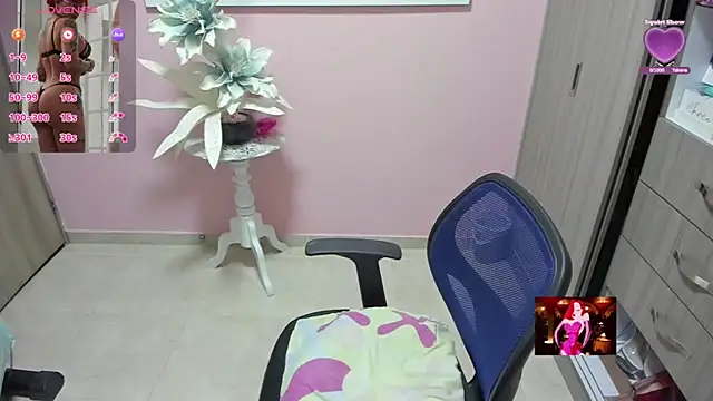 Snapshot of KAROL_MILF chatting on 02-24-26, 12:41 KAROL MILF online show from 02-24-26, 12:41