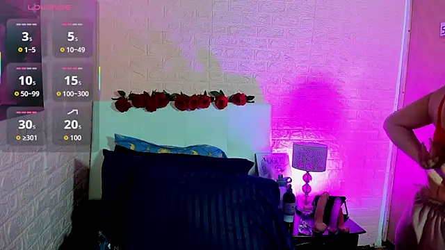 LYAA COLLINS  online show from 01-12-26, 11:26