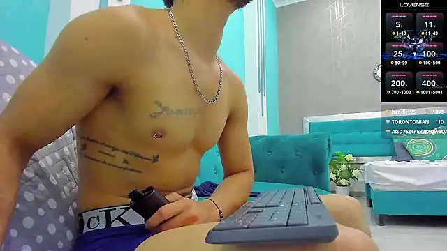 Snapshot of MAXIMUS_MASTE3 chatting on 01-07-25, 10:22 MAXIMUS MASTE3 online show from 01-07-25, 10:22