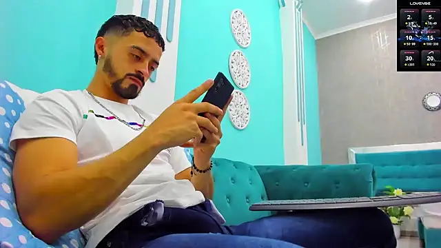 Snapshot of MAXIMUS_MASTE3 chatting on 01-14-25, 02:19 MAXIMUS MASTE3 online show from 01-14-25, 02:19