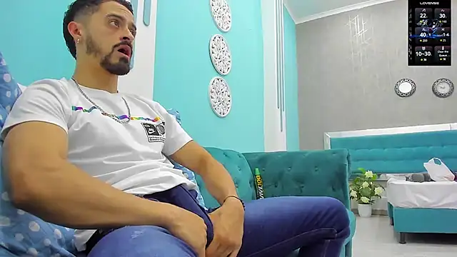 Snapshot of MAXIMUS_MASTE3 chatting on 01-19-25, 04:33 MAXIMUS MASTE3 online show from 01-19-25, 04:33