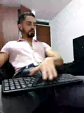 Snapshot of MAXIMUS_MASTE3 chatting on 02-14-25, 11:53 MAXIMUS MASTE3 online show from 02-14-25, 11:53