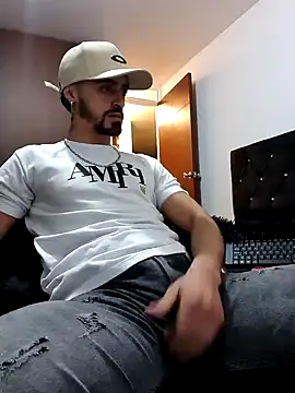 Snapshot of MAXIMUS_MASTE3 chatting on 02-16-25, 12:19 MAXIMUS MASTE3 online show from 02-16-25, 12:19