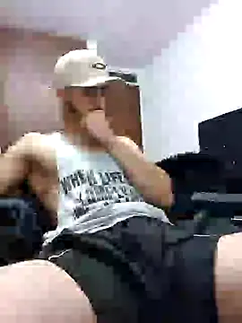 Snapshot of MAXIMUS_MASTE3 chatting on 02-17-25, 04:20 MAXIMUS MASTE3 online show from 02-17-25, 04:20