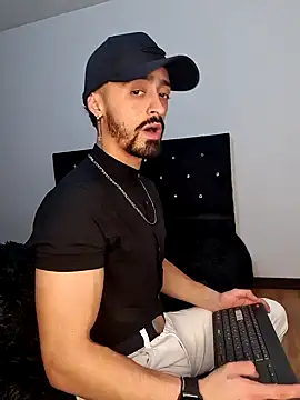 Snapshot of MAXIMUS_MASTE3 chatting on 02-19-25, 02:12 MAXIMUS MASTE3 online show from 02-19-25, 02:12