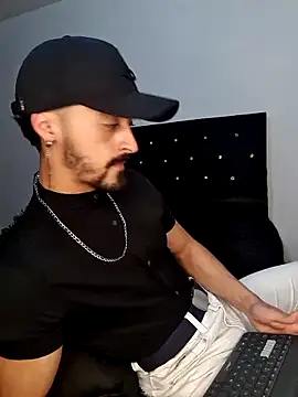 Snapshot of MAXIMUS_MASTE3 chatting on 02-19-25, 05:16 MAXIMUS MASTE3 online show from 02-19-25, 05:16