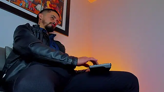 Snapshot of MAXIMUS_MASTE3 chatting on 09-10-25, 07:47 MAXIMUS MASTE3 online show from 09-10-25, 07:47