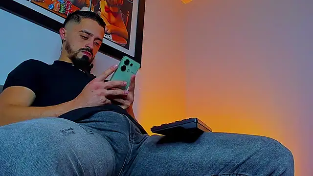 Snapshot of MAXIMUS_MASTE3 chatting on 09-17-25, 10:11 MAXIMUS MASTE3 online show from 09-17-25, 10:11